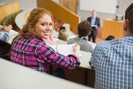 Studentin im Hörsaal